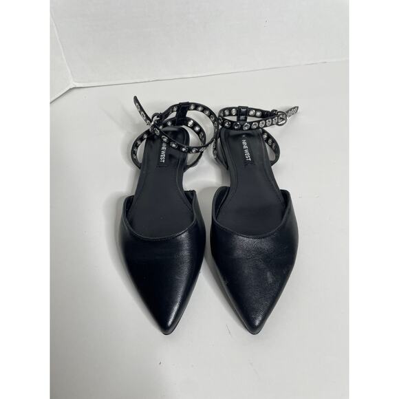 Nine West Brez ankle strap flat in black with metallic grommets Size 5 - Picture 2 of 6